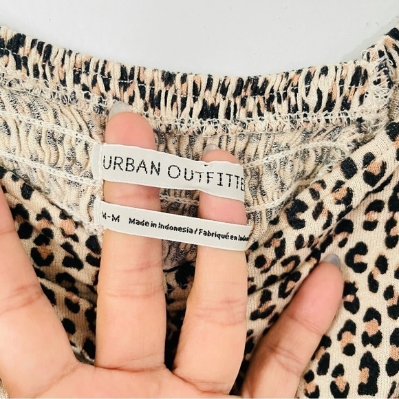 Urban outfitters cut out front crop top leopard print - Picture 5 of 5